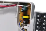 لوحة مخرج طوارئ  LED مع كشافات مدمجة جانبية – بحروف خضراء أو حمراء